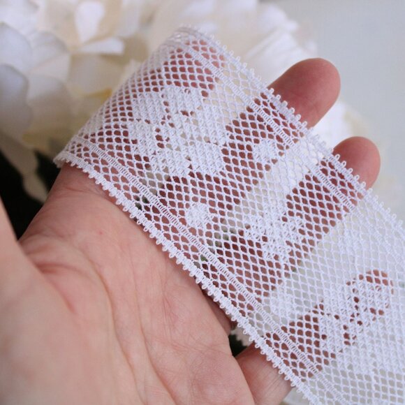 Vintage Lace Trim, Off White 2" Wide, Two Yards plus 29 Inches - Picture 5 of 10